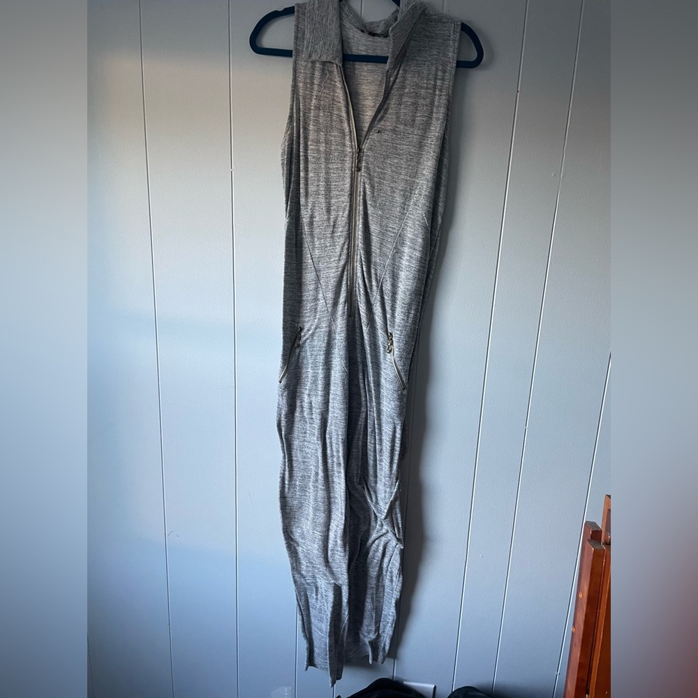 Evenuel grey zipper jumper sz l